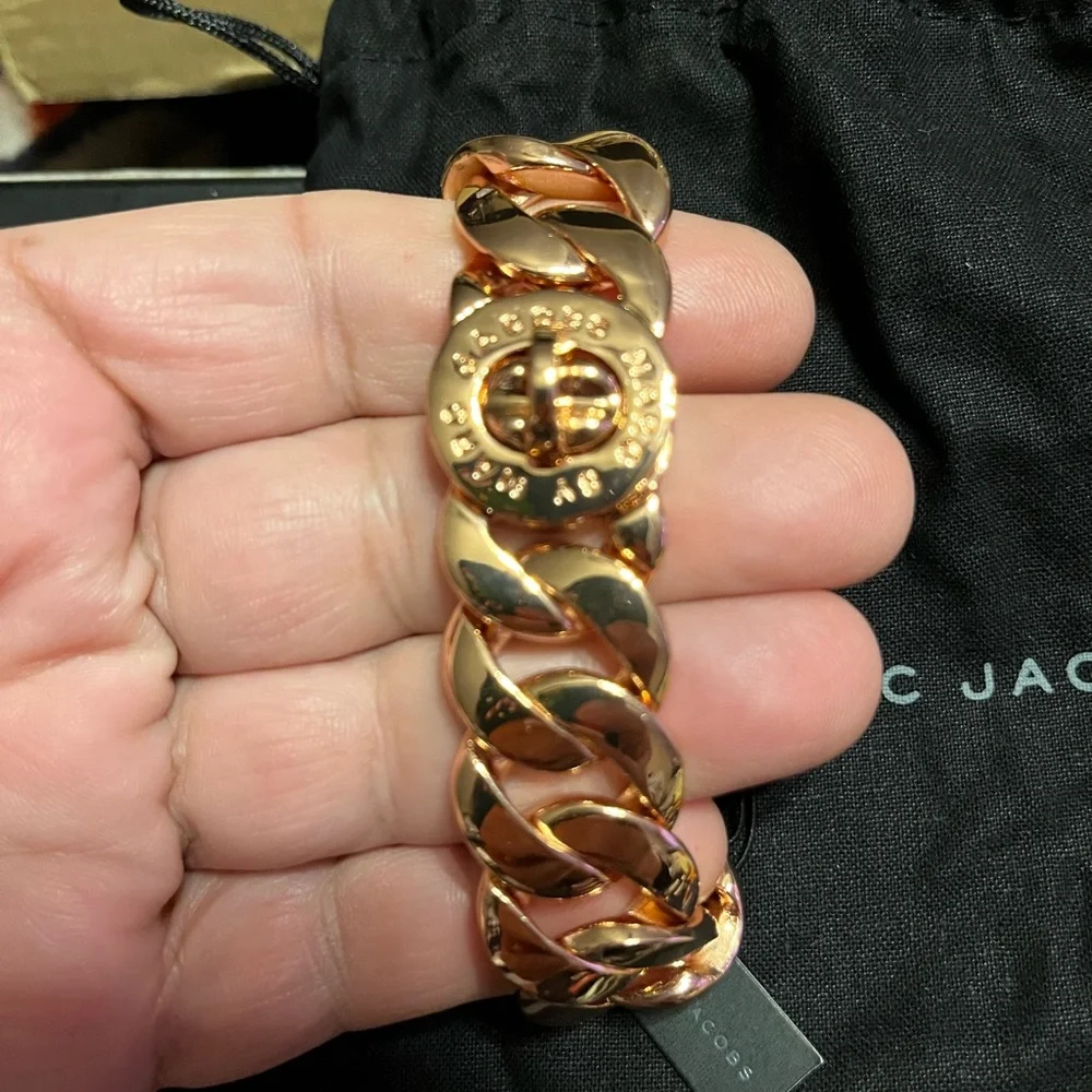 Marc Jacob’s NWT RoseGold Tone Chain Link Katie Logo Bracelet - Picture 10 of 11